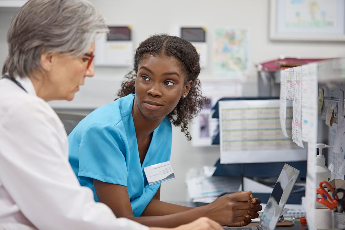 9 Resume Items Every Physician Assistant Must Have On Their Resume